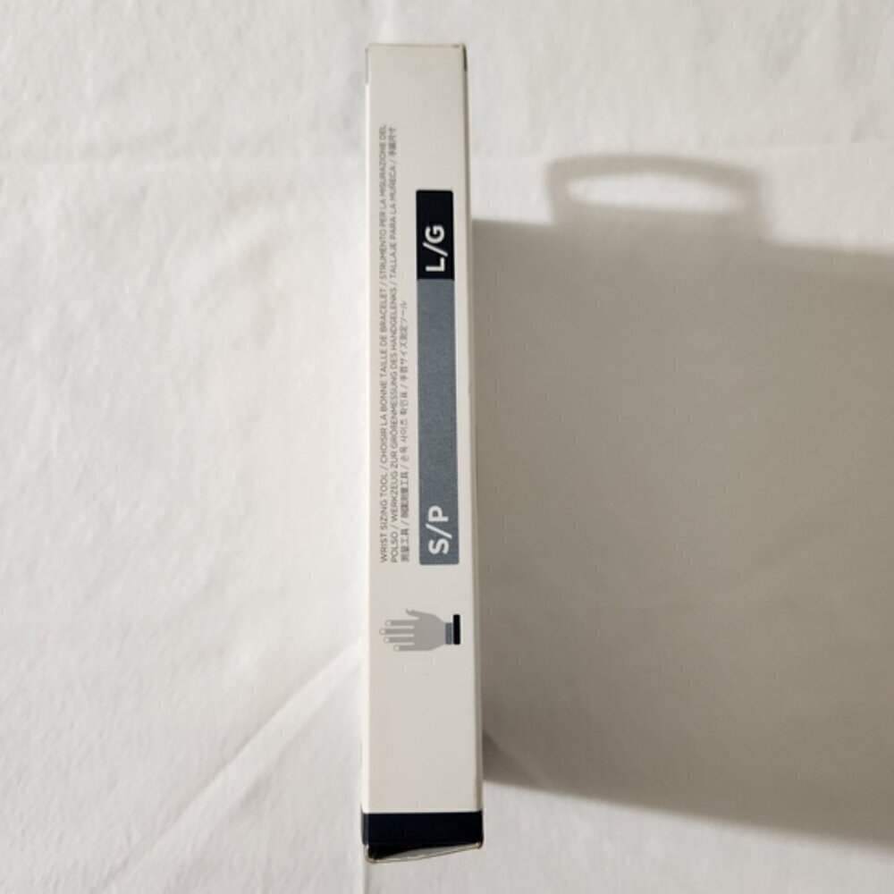 Fitbit Versa Smart Watch Classic Band Bracelet Classique White Size Large NWT - Picture 3 of 5
